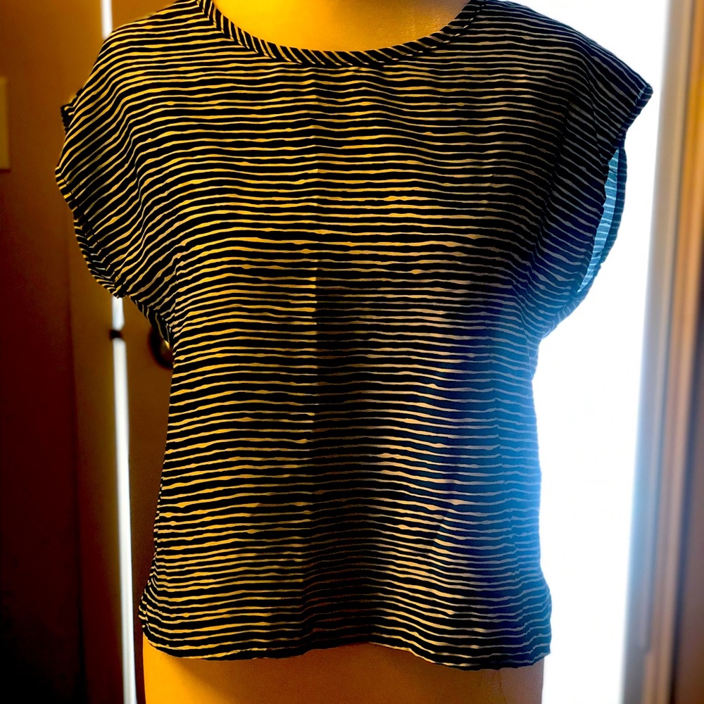 Here striped, cross open back top